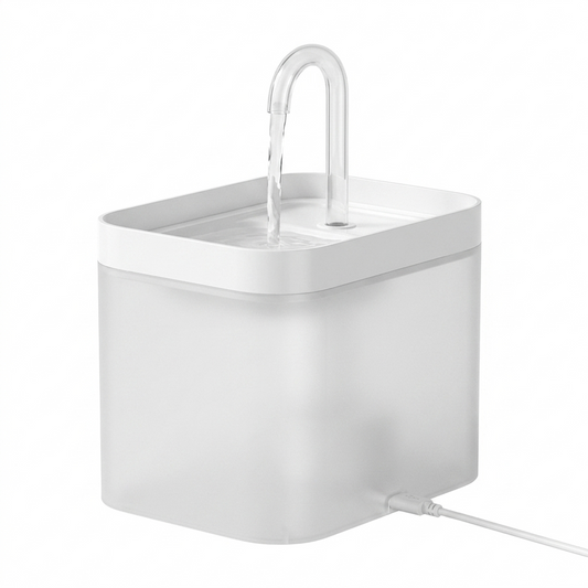 Purelio 1.5L pet water fountain in frosted white with clear arch spout and USB cord